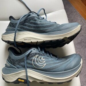 Topo Atheltic Ultraventure 4 Running Shoes stone gray women’s 8 EU 39